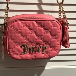 NWT Juicy Couture Pink Lemonade Taking The Lead Double Zipper Camera Crossbody.
